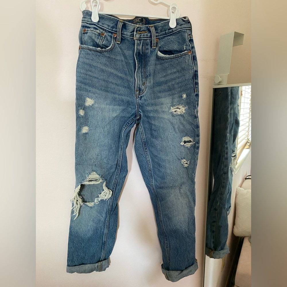 Abercrombie and Fitch, mom jeans